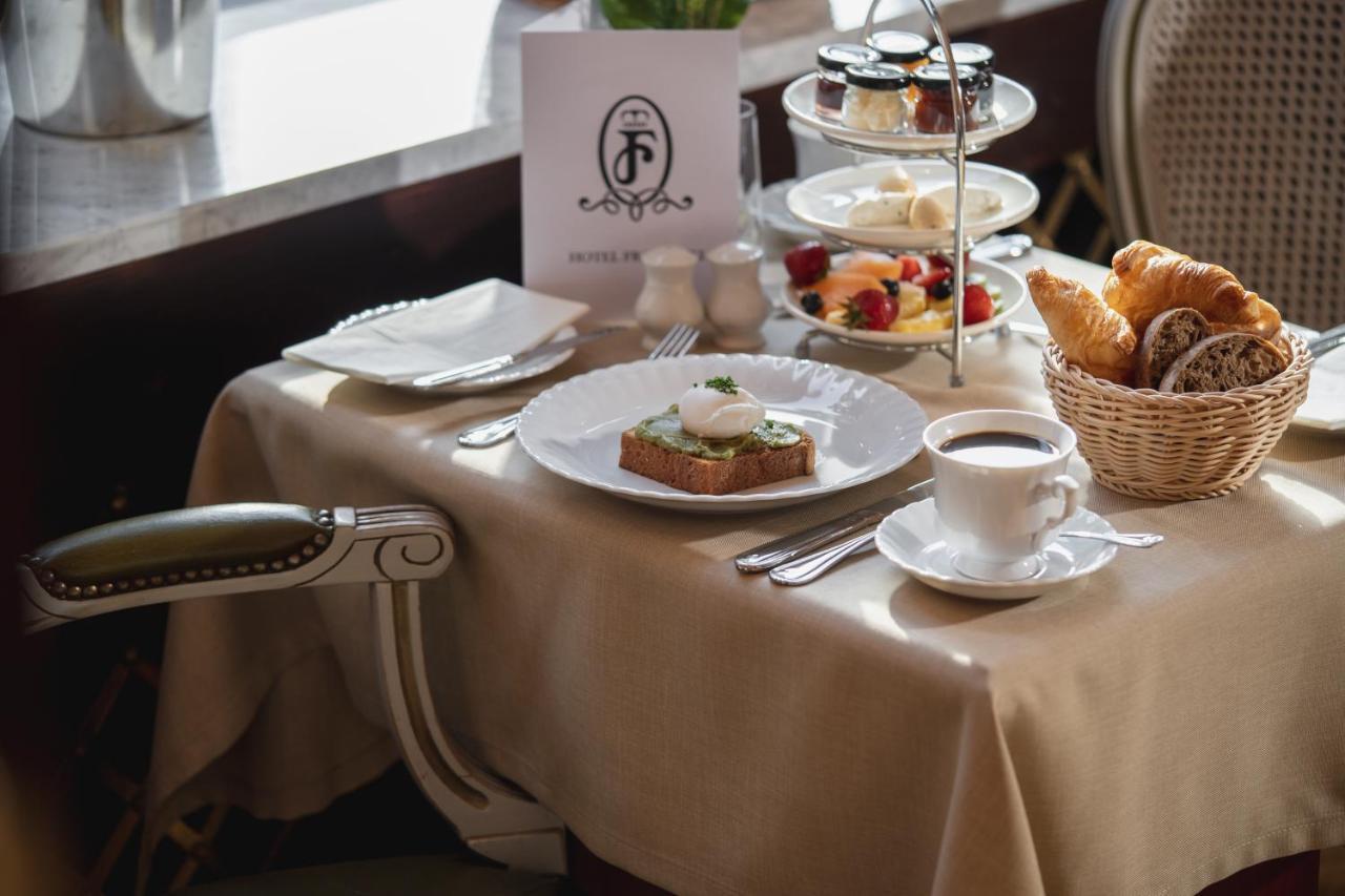Hotel H15 Francuski Old Town - Destigo Hotels Krakov Exteriér fotografie A typical breakfast at the hotel